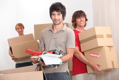 Secure and organised Man With A Van Kilburn relocation with safety-focused procedures